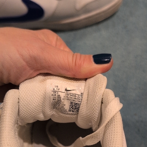 Nike White And Royal Dunks - Picture 5 of 6